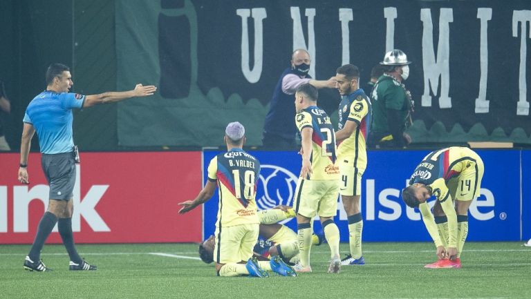 América: Jugadores se manifestaron en redes sociales por el arbitraje ante Portland