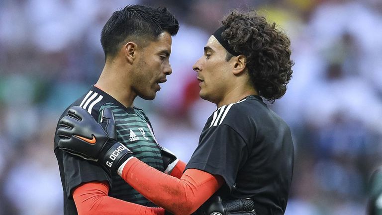 Talavera y Ochoa previo a un partido en Rusia 2018