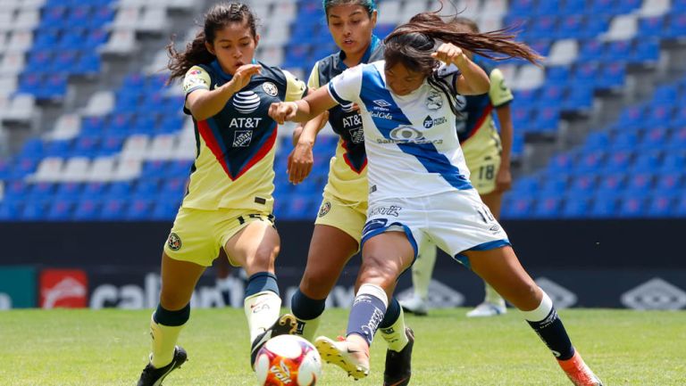 Acciones entre el América y Puebla Femenil