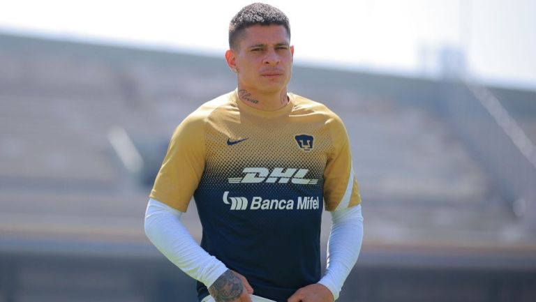 Iturbe previo a un partido con los Pumas