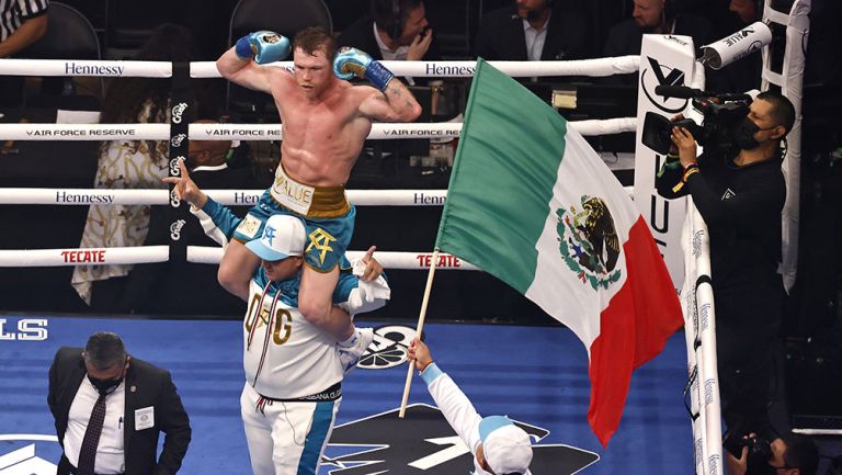 Canelo Álvarez tras la victoria ante Saunders