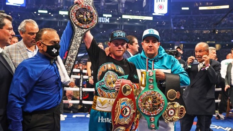 Canelo venció a Saunders 