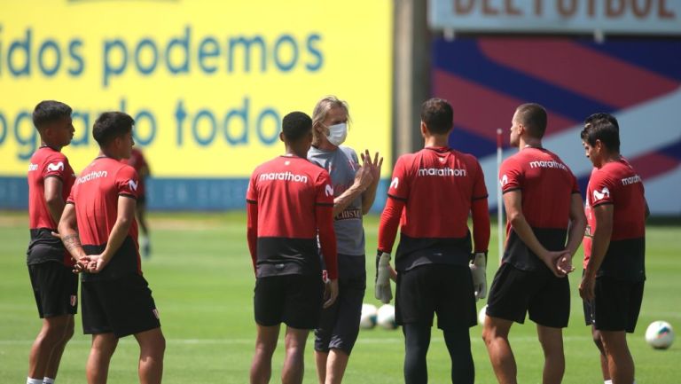 Selección Peruana durante un entrenamiento