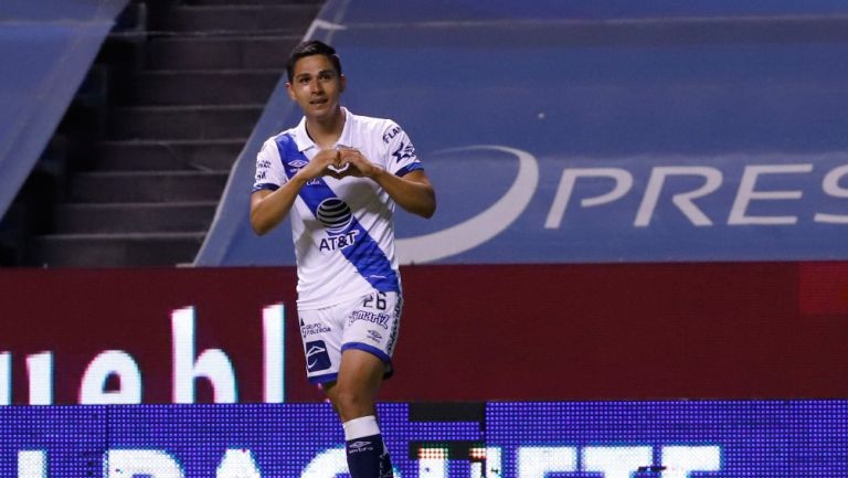 Salvador Reyes durante un partido con Puebla