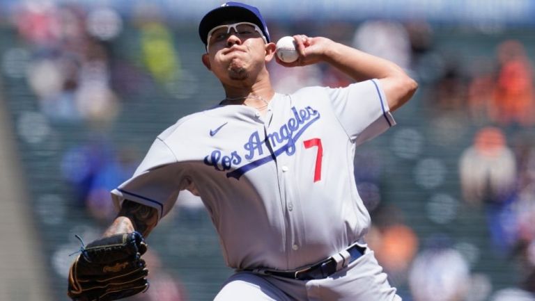 Julio Urías durante el partido entre los Dodgers y los Giants