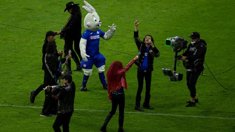 El Tri tocó en el medio tiempo de la Gran Final