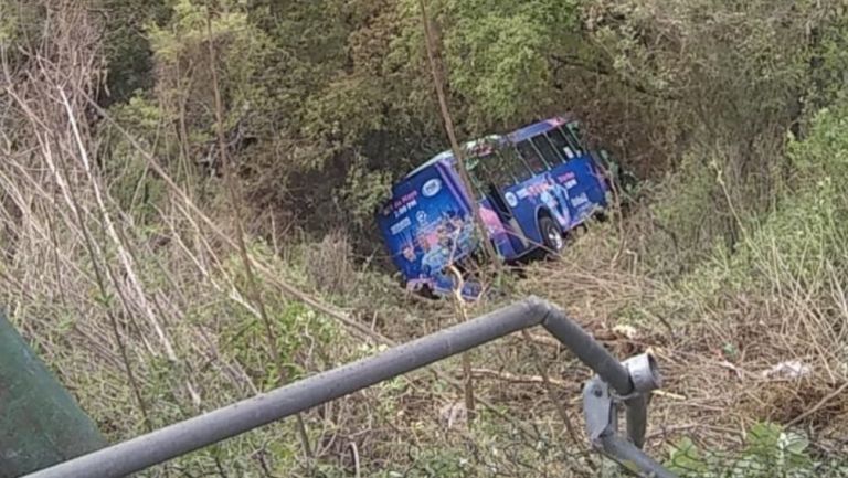 Autobús cayó por una barranca en Cuajimalpa