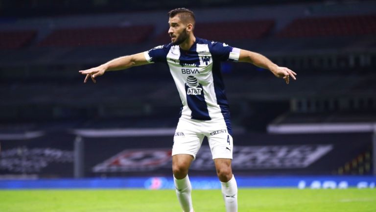 Nicolás Sánchez durante un partido con Rayados