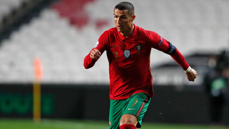 Cristiano Ronaldo durante un duelo con Portugal 