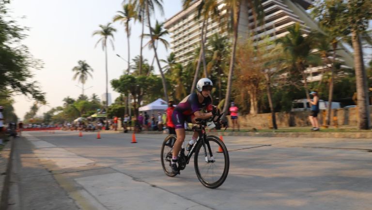 Ciclismo en Ironman de Acapulco con el Mazda Team