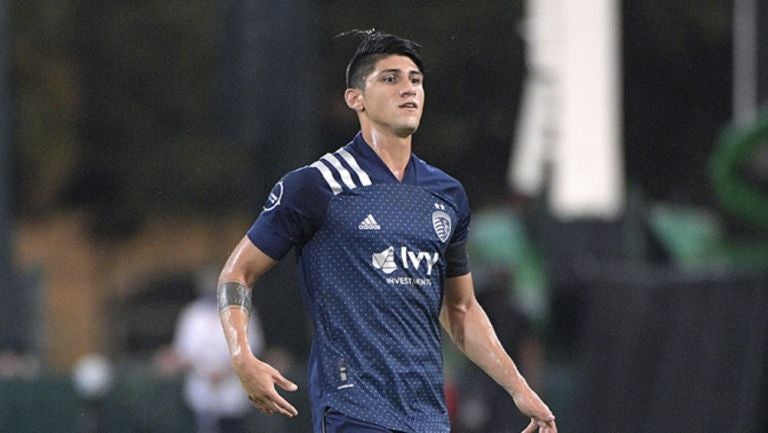 Alan Pulido: Mostró herida en su pie tras juego ante el LAFC