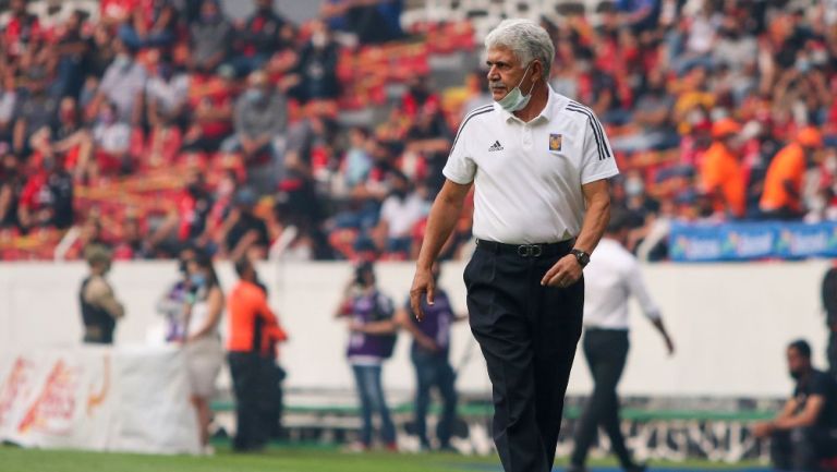 Tuca Ferretti durante un partido con Tigres