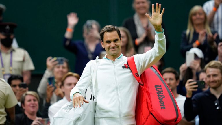 Roger Federer avanzó en Wimbledon tras lesión de su rival Adrian Mannarino