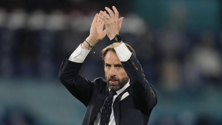 Southgate, agradeciendo a la afición