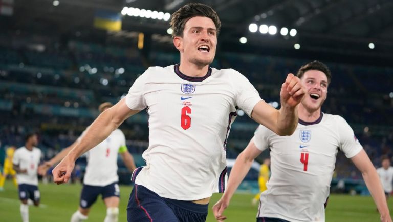 Harry Maguire en festejo con Inglaterra