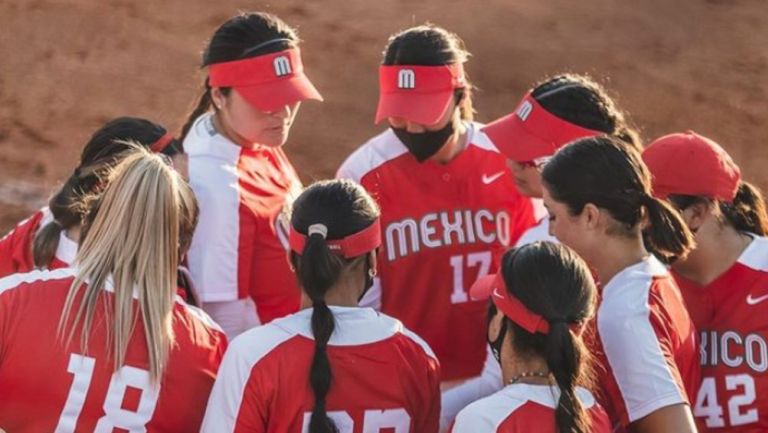 Selección Mexicana de Softbol previo a un partido