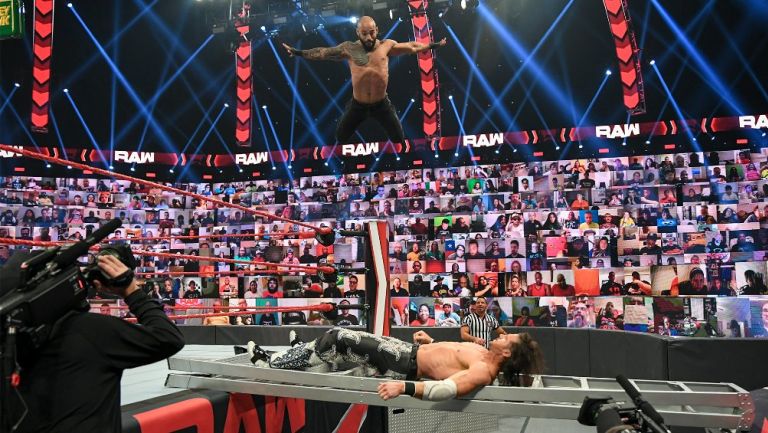 WWE volverá a tener público tras año y medio