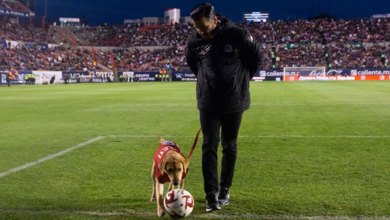 'Tunita' recorre el Alfonso Lastras previo a un juego de los Tuneros