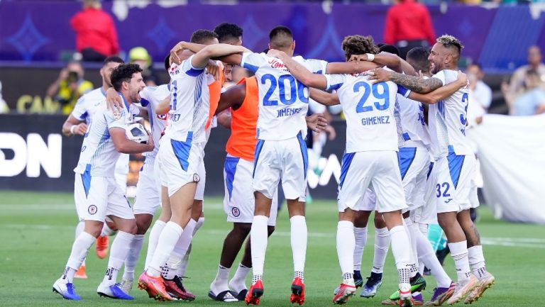 Cruz Azul presentó su nuevo jersey de local