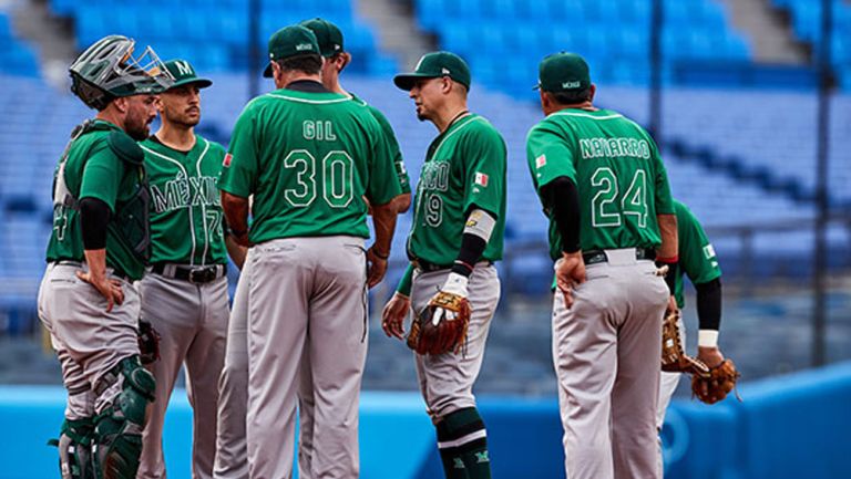 Jugadores mexicanos en el partido contra Dominicana