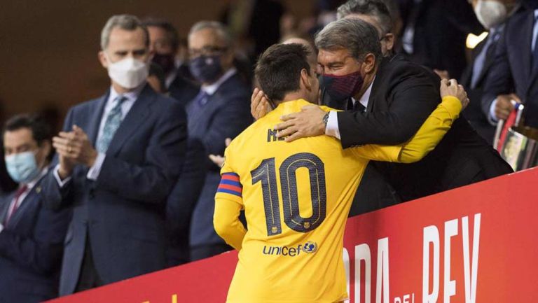 Messi y Laporta tras ganar la Copa del Rey en 2021