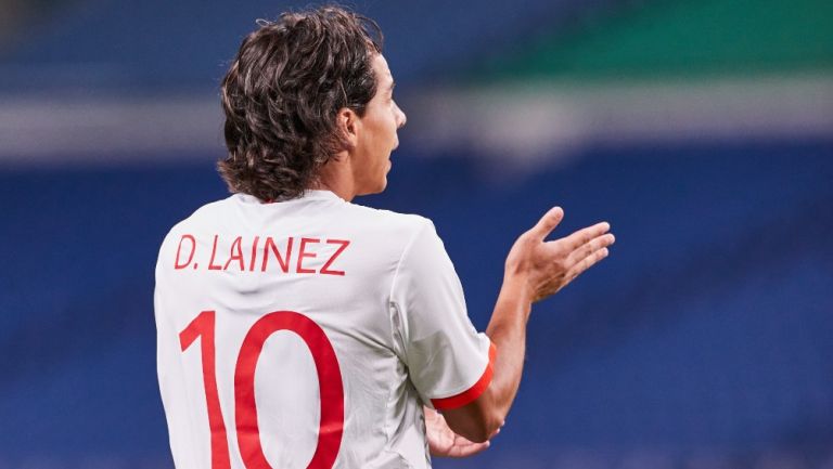 Diego Lainez en acción en Tokio 2020