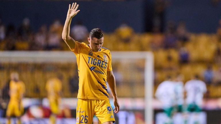 Tigres: Florian Thauvin fue expulsado y abucheado en su debut