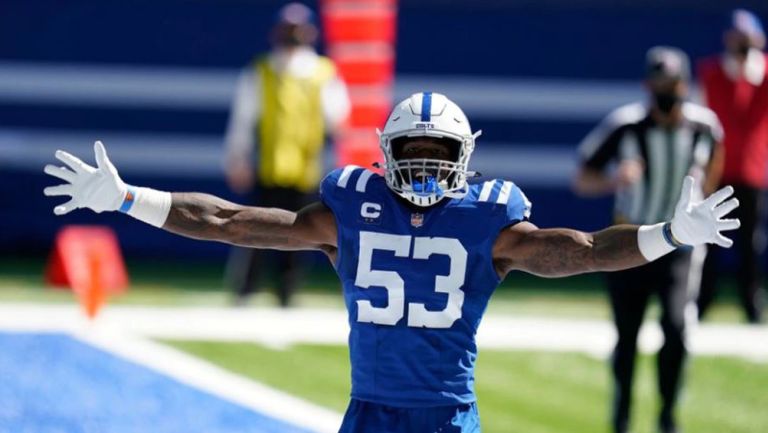 Darius Leonard, en festejo tras jugada