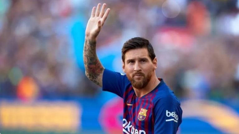 Lionel Messi portó playera de Batman en cena de despedida