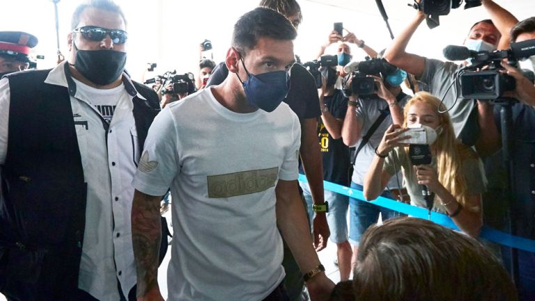 Lionel Messi en el aeropuerto de Barcelona 