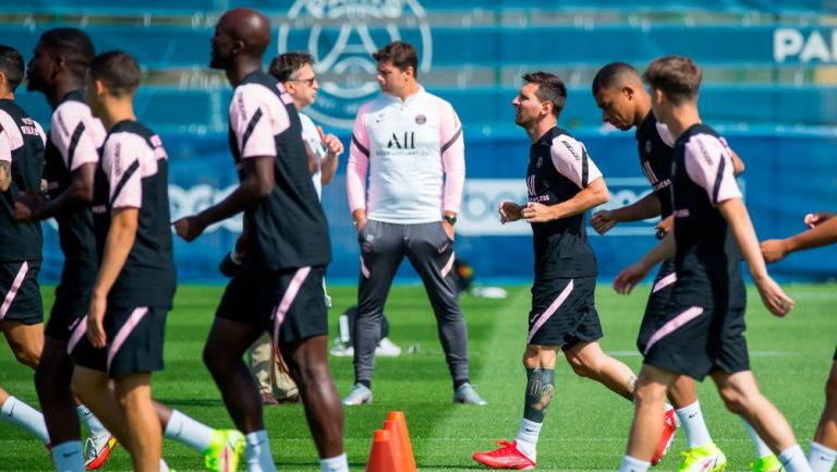 Mauricio Pochettino y Messi durante entrenamiento con el PSG