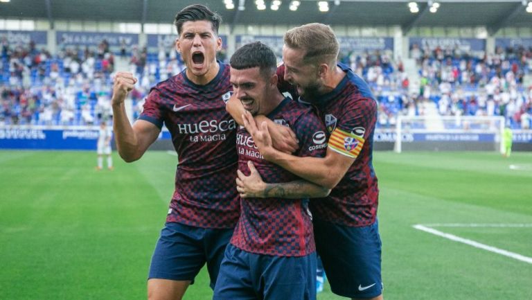 Jugadores del Huesca en festejo