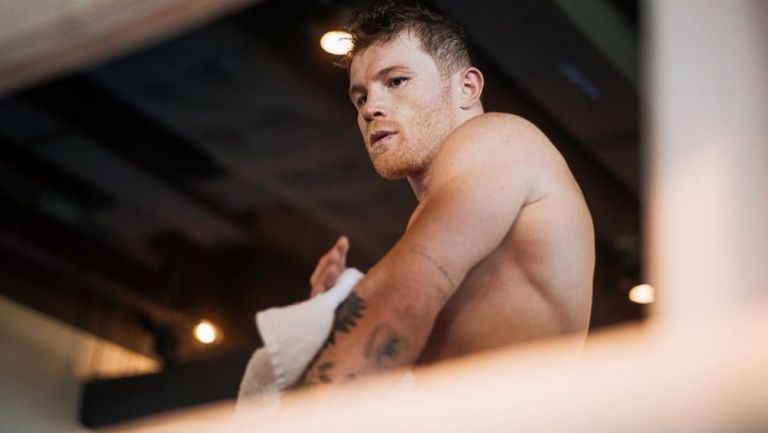 Canelo Álvarez en un entrenamiento