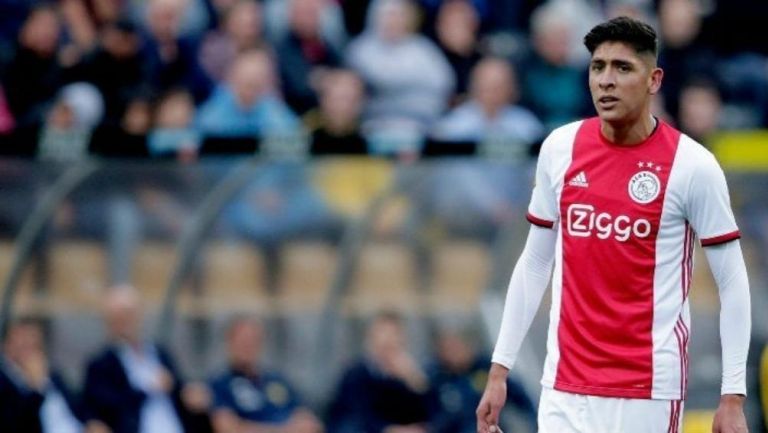 Álvarez en un partido con el Ajax