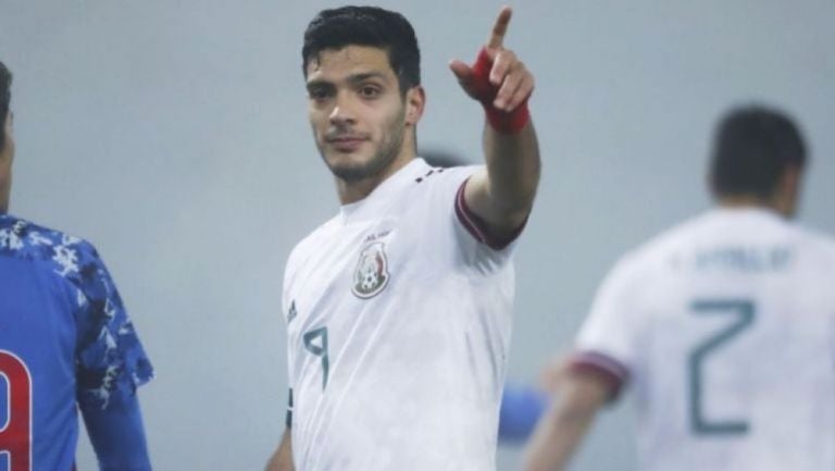 Raúl Jiménez tras anotar gol con la Selección Mexicana