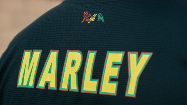 Nuevo jersey del Ajax en honor a Bob Marley