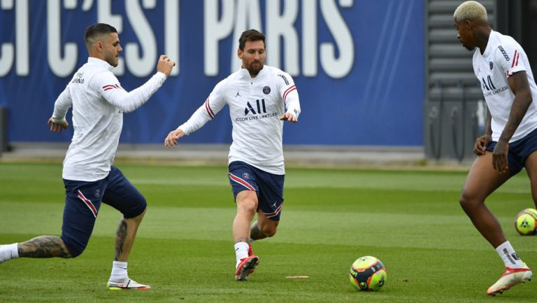 Lionel Messi durante un entrenamiento con el PSG