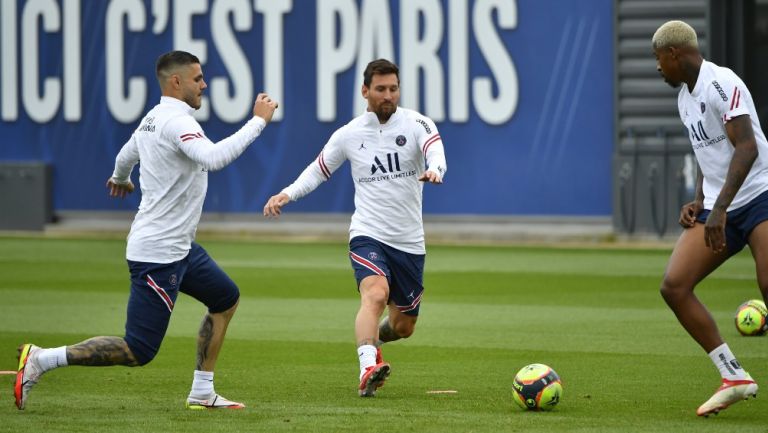 Lionel Messi durante un entrenamiento con el PSG