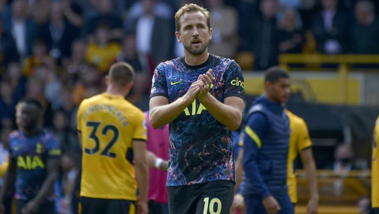 Harry Kane durante un duelo con el Tottenham 