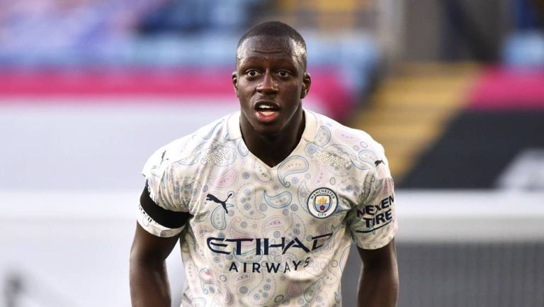 Mendy durante un partido con el City