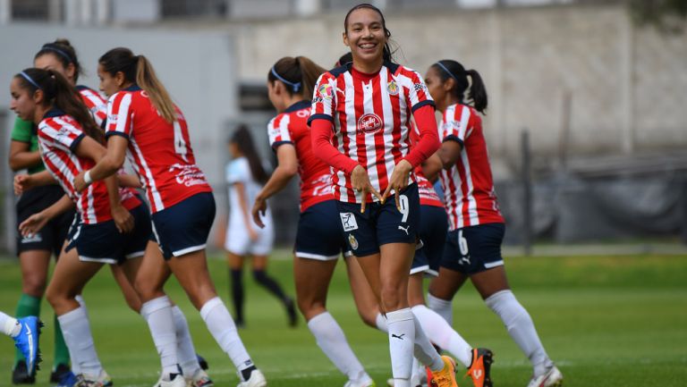 Gabriela Valenzuela en festejo de gol