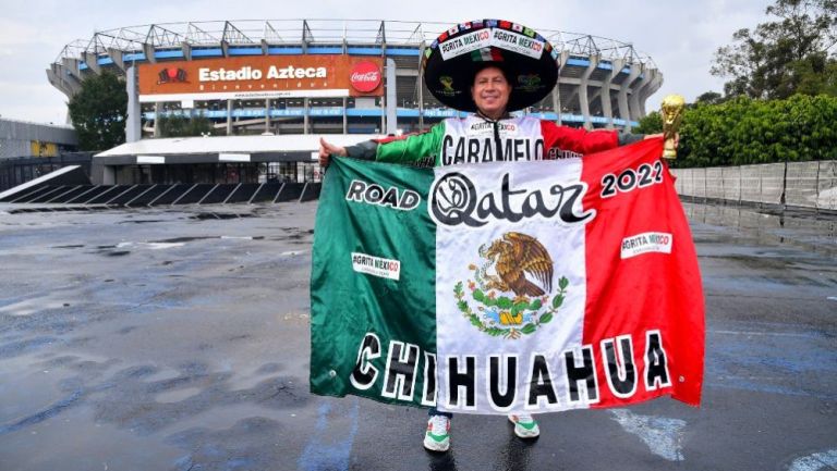 Team Caramelo presente en las inmediaciones del Estadio Azteca