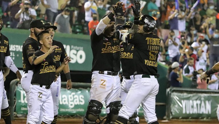 Jugadores de Leones de Yucatán 