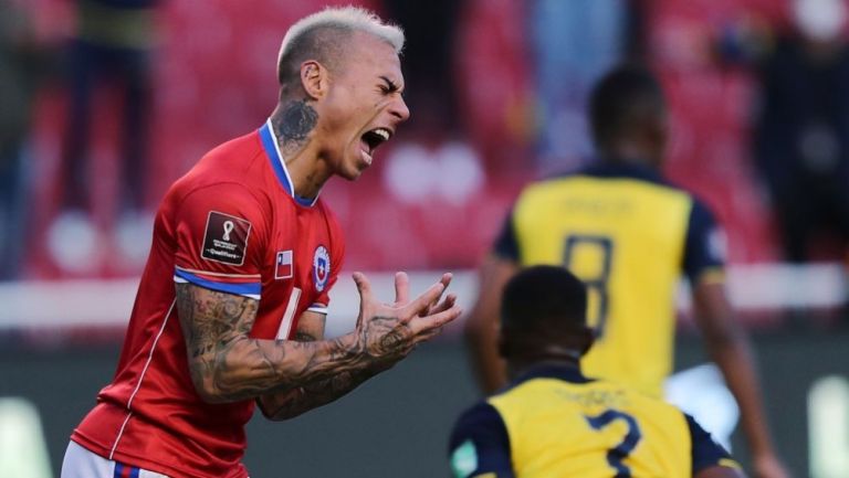 Eduardo Vargas en el duelo entre Chile y Ecuador