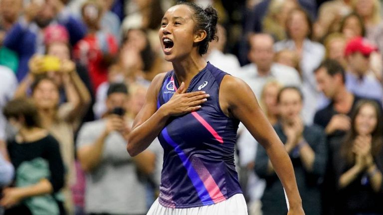 Leylah Fernández festejando tras ganar un partido