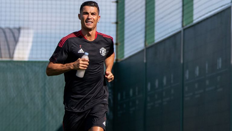 Cristiano Ronaldo durante un entrenamiento con el Man United