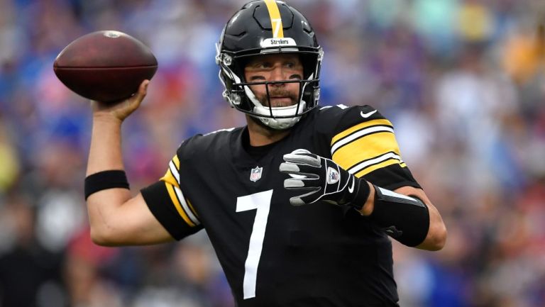 Ben Roethlisberger en acción con Steelers