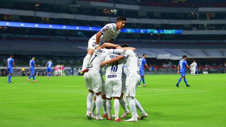 Los jugadores de Rayados festejando uno de los goles