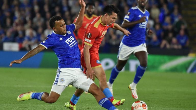 Lozano durante el partido con el Napoli