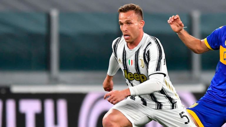 Juventus: Arthur Melo sufrió accidente con su Ferrari en Turín